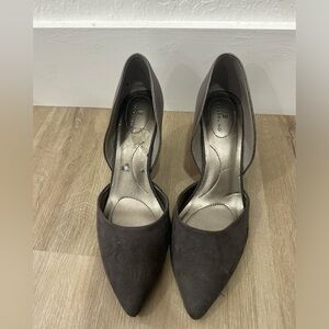 Bandolino gray pumps